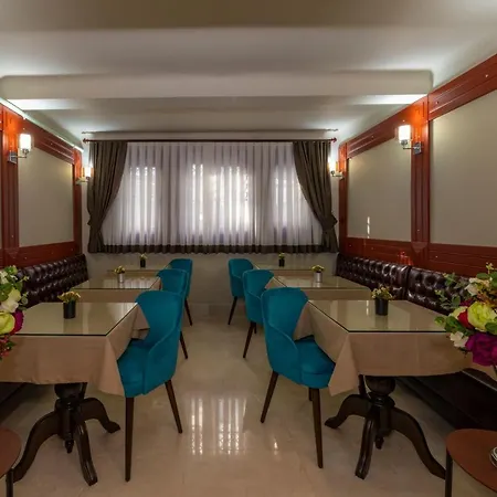 Blue Gilroy Hotel 3*