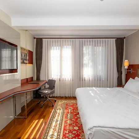 Hotel Blue Gilroy 3*