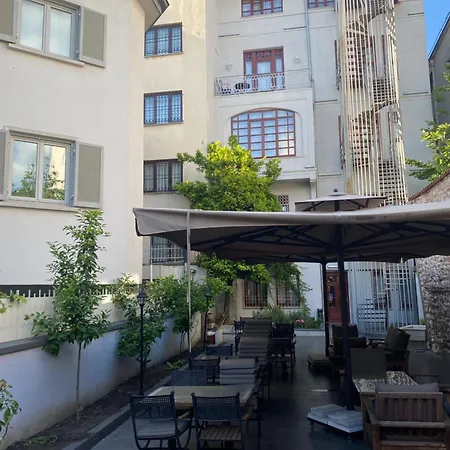 Blue Gilroy Istanbul
