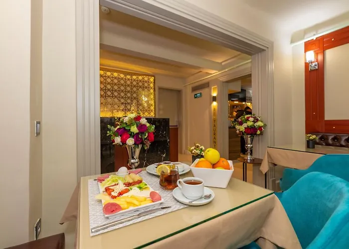 Blue Gilroy Hotel 3*