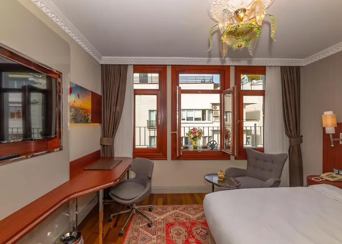 Blue Gilroy Hotell 3*