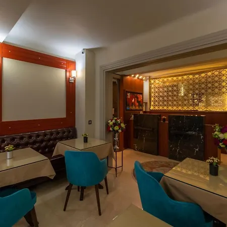 Blue Gilroy Hotel 3*