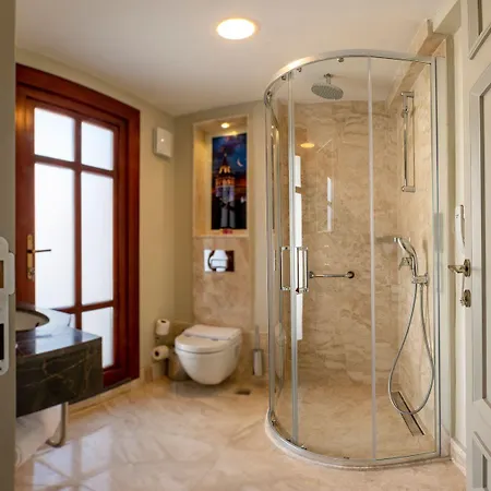 Отель Blue Gilroy 3*